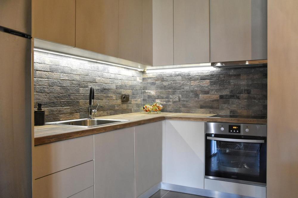 Pepromeno Luxury Apartment In The City Center Calamata Exterior foto