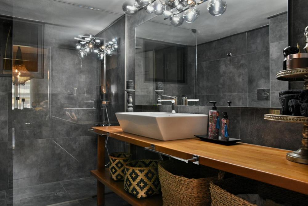 Pepromeno Luxury Apartment In The City Center Calamata Exterior foto